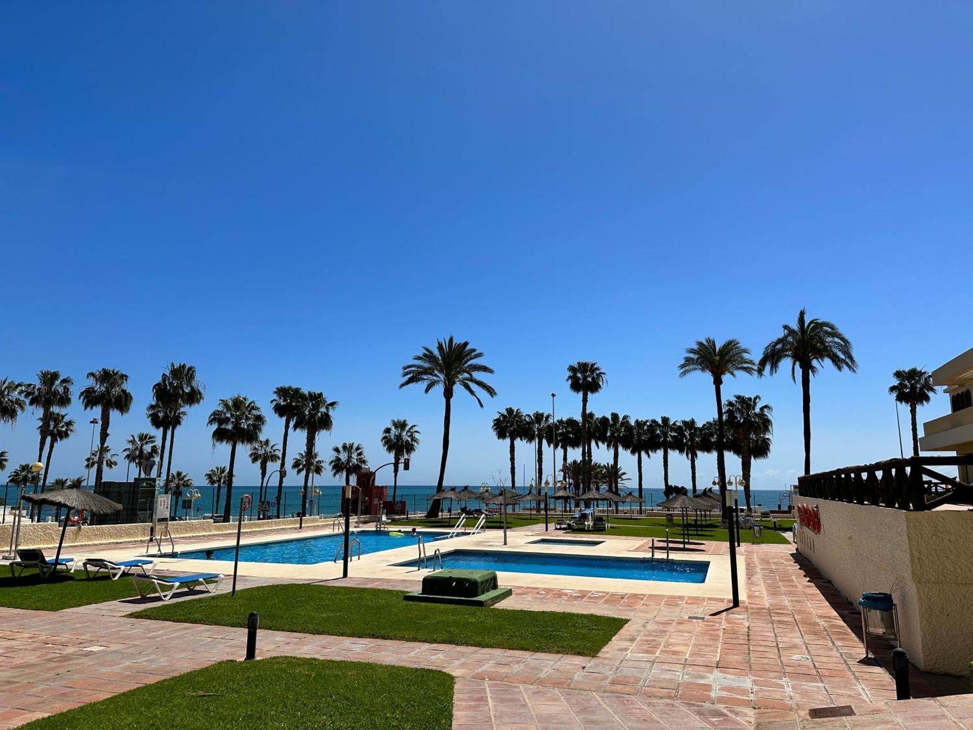 Апартаменты Aloha Playa Sol Y Mar Бенальмадена Экстерьер фото